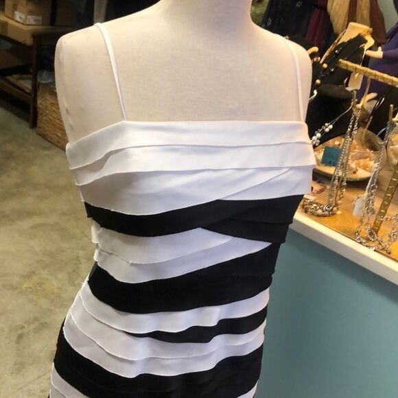 JS COLLECTION Black/White Tiered Cocktail Dress 10 - Picture 2 of 8